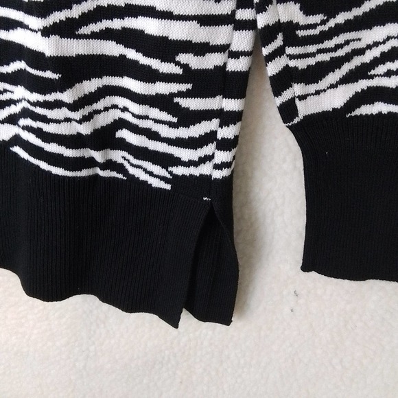Adrianna Papell Knit Sweater Size Medium‎ In Black White Zebra Print - Picture 5 of 10